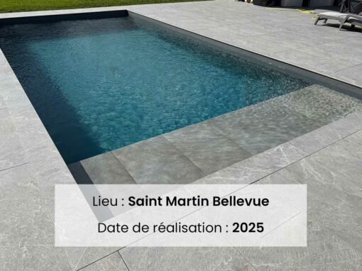 Construction d’une piscine avec terrasse en dalles grès cérame sur plots